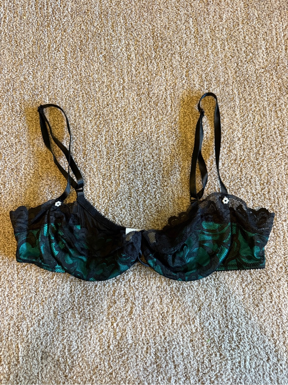 Victoria's Secret Gold Label Emerald Green and Black Lace Underwire Bra